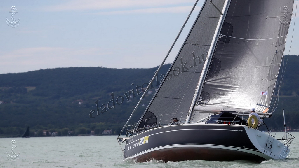 Eladó vitorlások, hajók a Balatonon: http://eladovitorlasok.hu