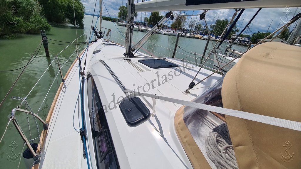 Eladó hajók, vitorlások a Balatonon: http://eladovitorlasok.hu