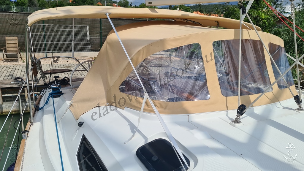 Eladó hajók, vitorlások a Balatonon: http://eladovitorlasok.hu