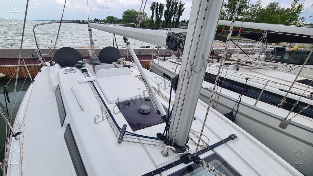 Eladó hajók, vitorlások a Balatonon: http://eladovitorlasok.hu