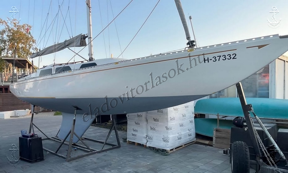 Eladó vitorlások, hajók a Balatonon: http://eladovitorlasok.hu