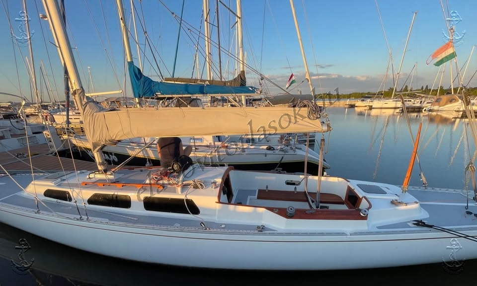 Eladó vitorlások, hajók a Balatonon: http://eladovitorlasok.hu