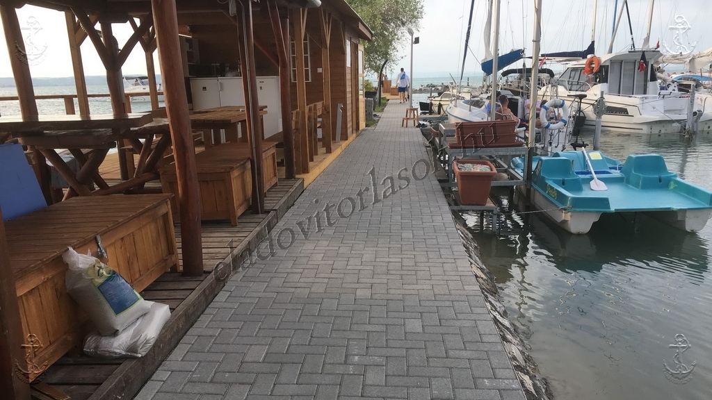 Eladó vitorlások, hajók a Balatonon: http://eladovitorlasok.hu